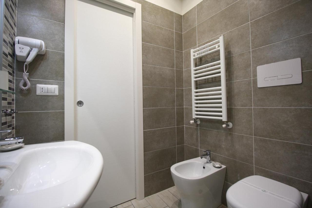 Recia Room Napels Buitenkant foto