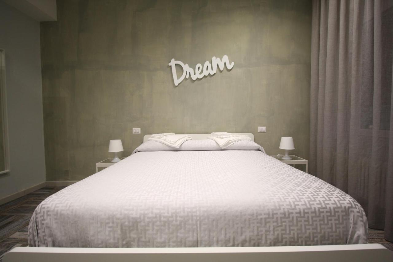 Recia Room Napels Buitenkant foto