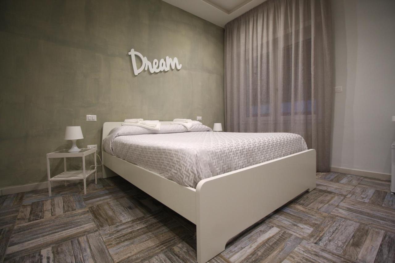 Recia Room Napels Buitenkant foto